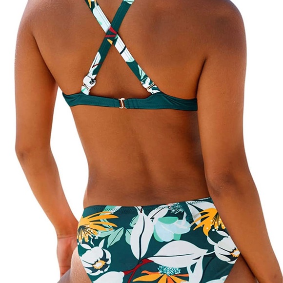 Bikini - Picture 2 of 7